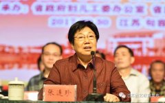 周艺教师为“张妈妈”亲情献艺